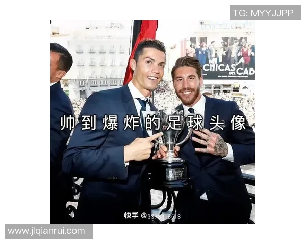 足球明星亲密互动头像展现友谊与团结的魅力与激情